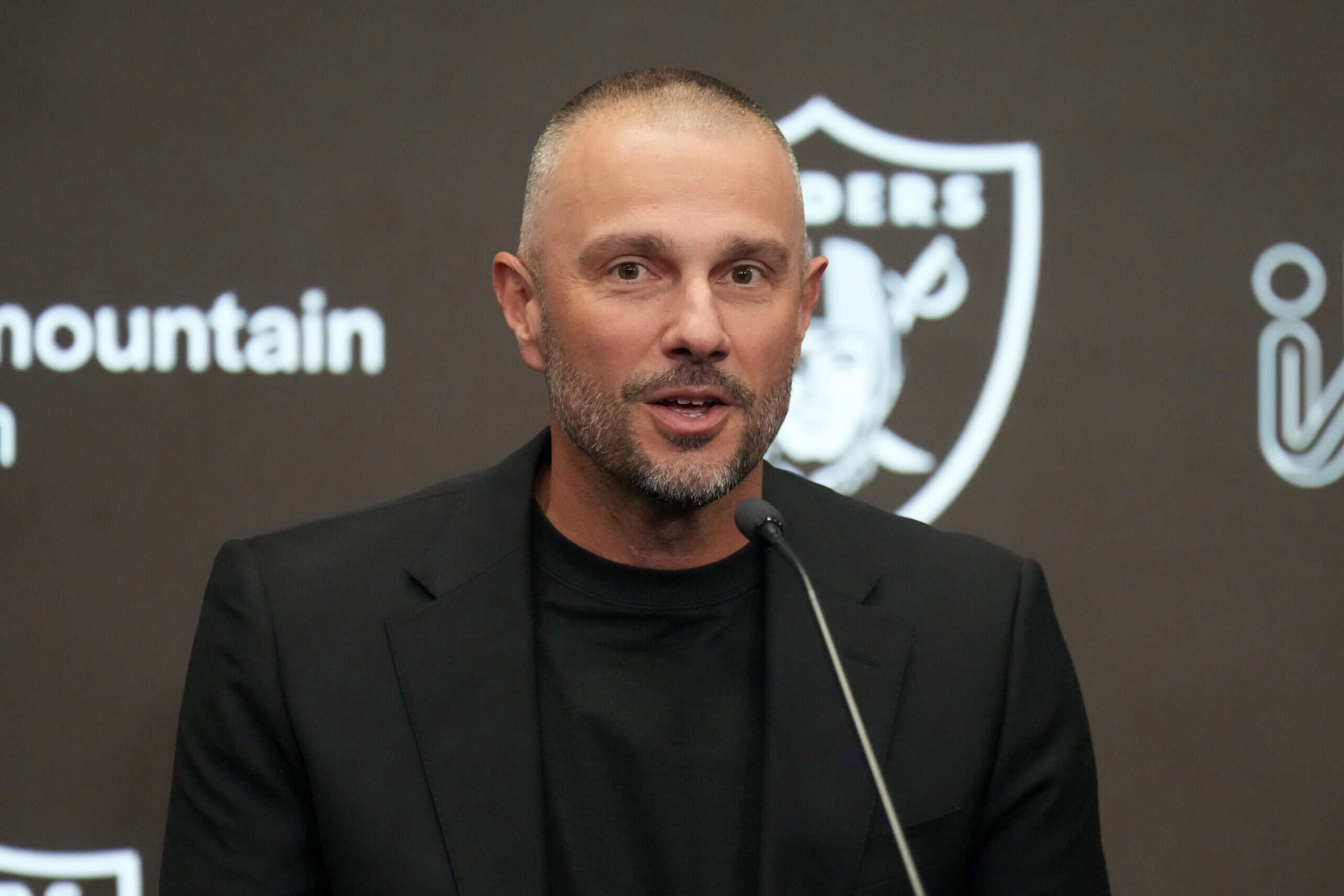 Top Free Agent Targets for the 5 Teams With the Most Cap Space, Including Raiders and Chargers
